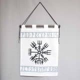 vegvisir_runes_white